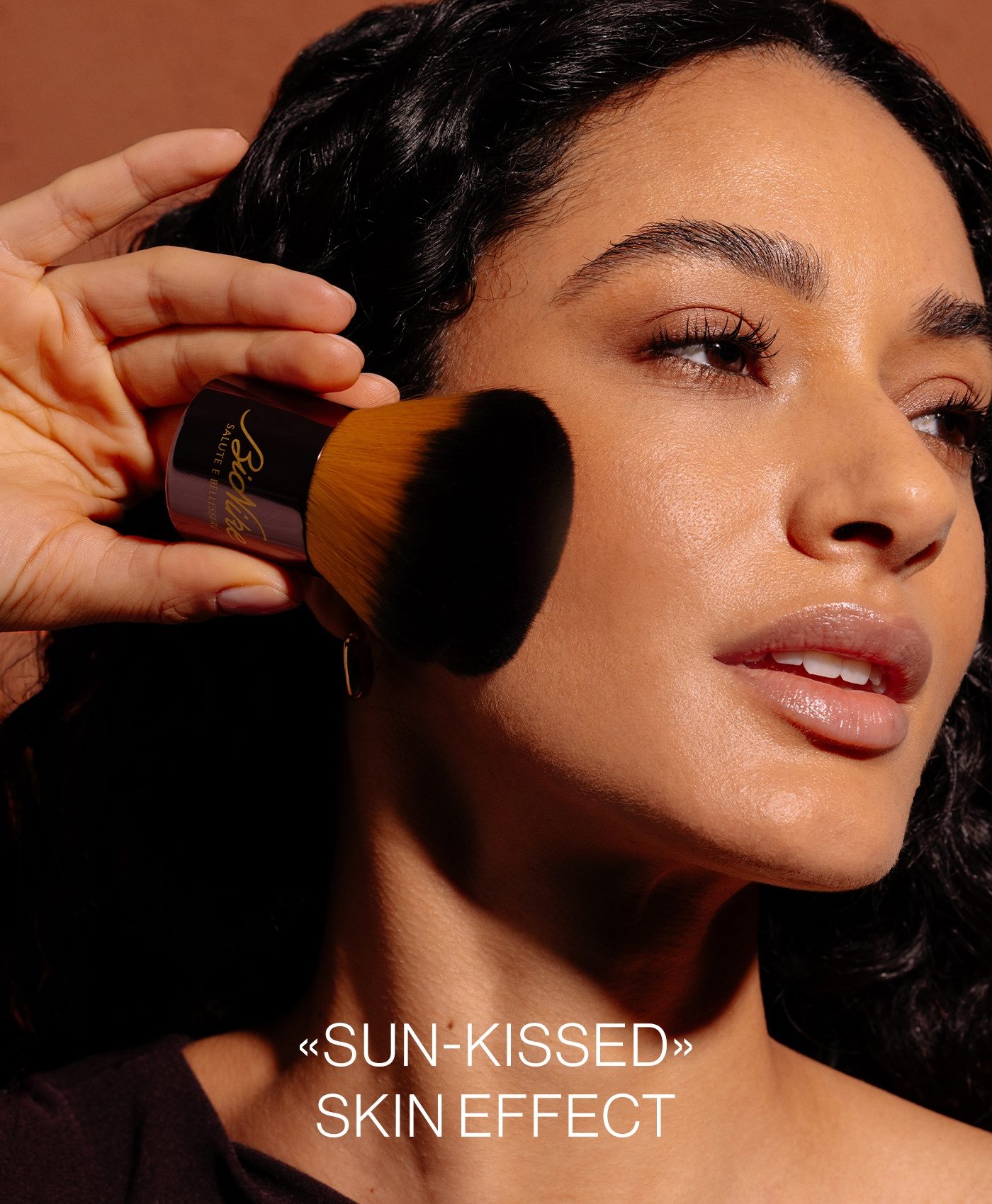 Bronze Kit Maxi Compact Bronzing + Kabuki Brush

 thumbnail